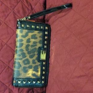 Express large wristlet